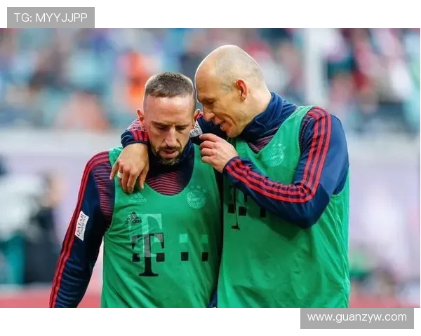 拉菲尼亚 vs 罗本:左脚内切进攻效率与战术作用对比 拉菲尼亚 vs 罗本:左脚内切进攻效率与战术作用对比