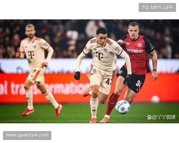 拜仁慕尼黑防守体系漏洞频出：在关键阶段对球队稳定性形成制约
